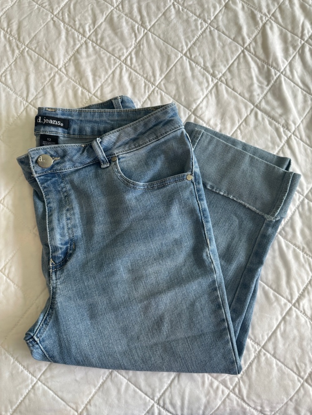 d. jeans Light Blue Straight-Leg Women's 3/4 length capri